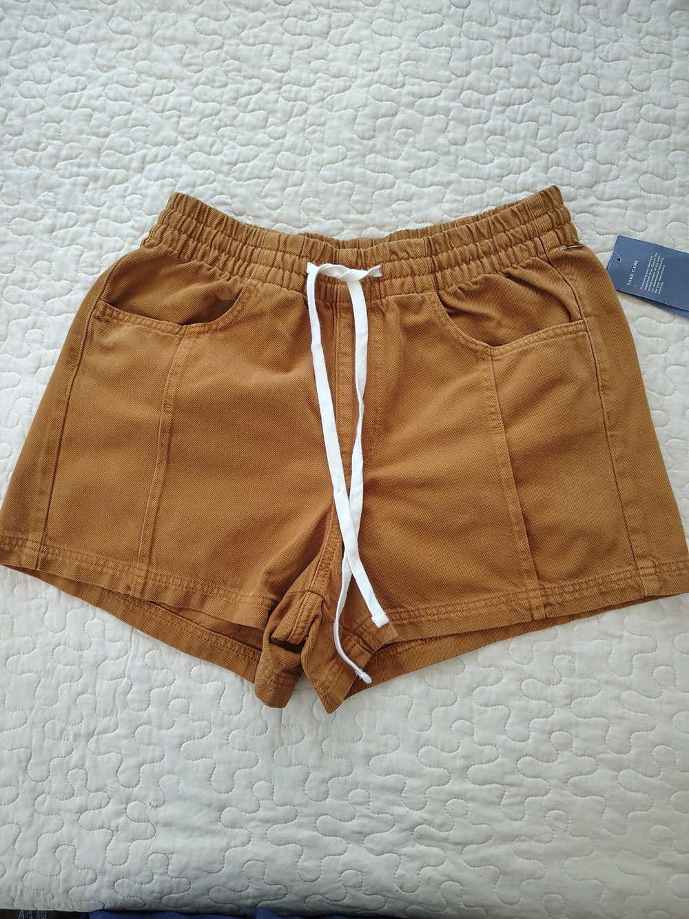 Universal Thread Women’s Casual Drawstring Shorts in Caramel Brown M